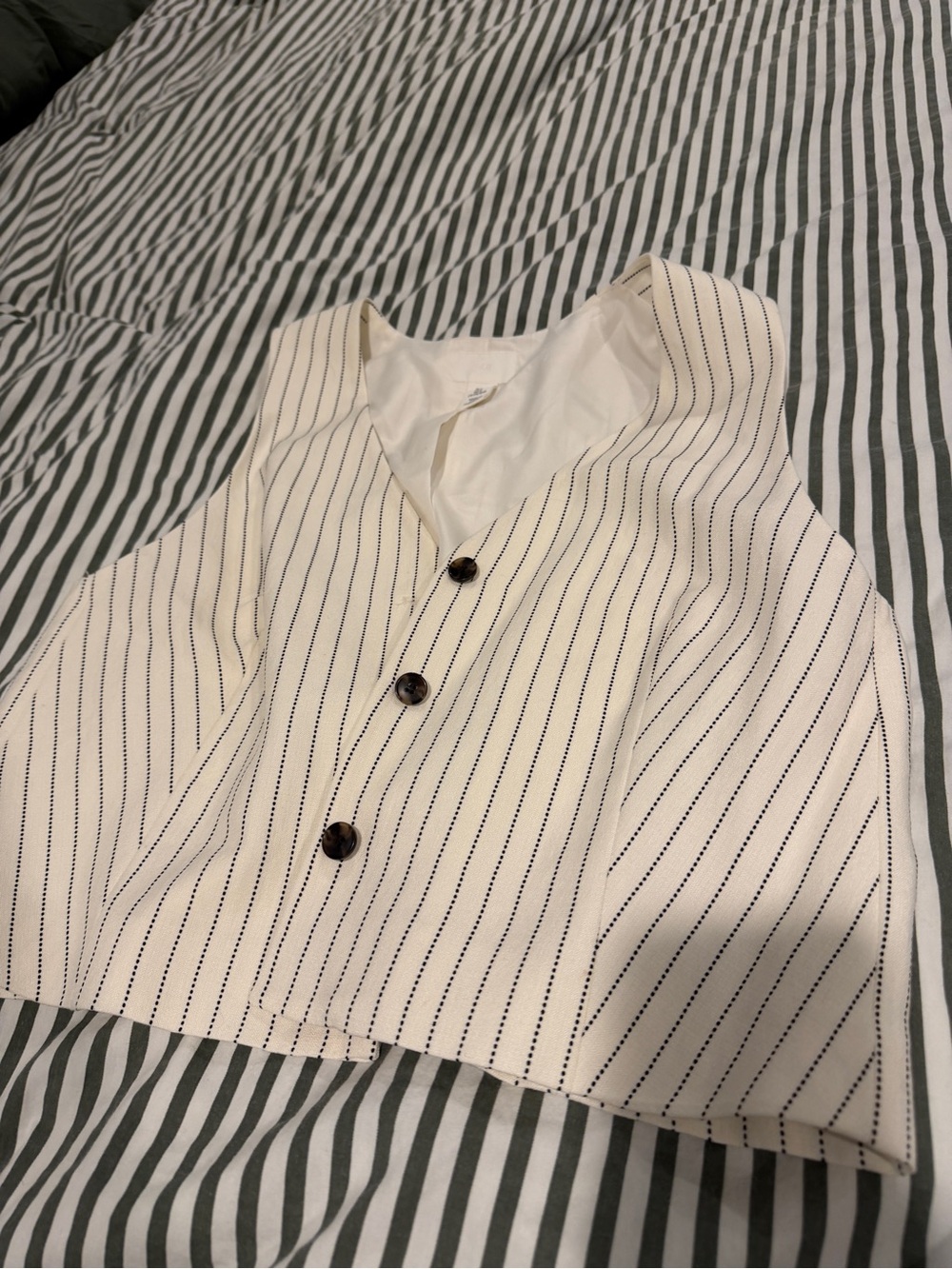 H&M White Vest with Black Pinstripes - Picture 4 of 6